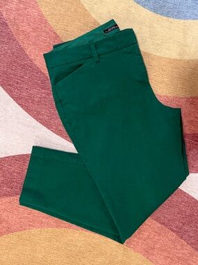 Worthington Kelly Green Chino Pants